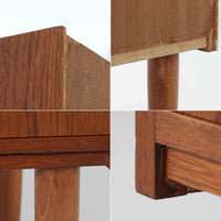 デンマークのHorsens Mobelfabrik社によるディスプレイシェルフは、温かみあるチーク材を使用した端正な佇まいが魅力の一台です。上段には可動棚が4枚備わっており、書籍やオブジェなどのディスプレイに最適です。下段は観音開きの収納扉付きで、見せる収納と隠す収納を両立。すっきりとした脚部構造と洗練された金属取手がアクセントとなり、北欧らしい実用性と美しさを兼ね備えたビンテージ家具です。