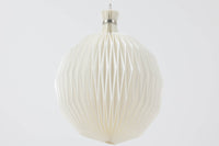 北欧より買い付けた、LE KLINT社製「101」で最も大きいXLサイズの非常に存在感のあるランプです。2007年にKaare Klintへの感謝の礼として再設計された新しいモデルです。現行品の定価は約28万円となります。