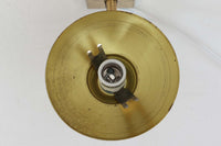 こちらは、Sven mejlstromによってデザインされた1960年代のウォールランプです。Sven mejlstromは、ノルウェーの照明デザイナーとして知られ、シンプルで機能的な美しさを追求したデザインを手掛けました。このランプは、真鍮とクリアガラスを組み合わせた美しいデザインが特徴で、ビンテージ品ならではの風合いが感じられます。大きなボール状のガラスシェードは光を柔らかく拡散し、空間に温かみと上品さを加えます。経年変化による真鍮部分の風合いも、時間を経た美しさを感じさせる魅力的な要素です。シンプルでありながらも印象的なこのウォールランプは、どんなインテリアにも調和し、エレガントなアクセントを与えてくれる一品です。