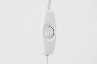 こちらは、Sven mejlstromによってデザインされた1960年代のウォールランプです。Sven mejlstromは、ノルウェーの照明デザイナーとして知られ、シンプルで機能的な美しさを追求したデザインを手掛けました。このランプは、真鍮とクリアガラスを組み合わせた美しいデザインが特徴で、ビンテージ品ならではの風合いが感じられます。大きなボール状のガラスシェードは光を柔らかく拡散し、空間に温かみと上品さを加えます。経年変化による真鍮部分の風合いも、時間を経た美しさを感じさせる魅力的な要素です。シンプルでありながらも印象的なこのウォールランプは、どんなインテリアにも調和し、エレガントなアクセントを与えてくれる一品です。