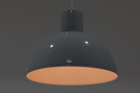 1970年代初頭にJo Hammerborgによってデザインされた「Bunker」です。3種類のサイズ展開があり、こちらは真ん中のmidiサイズです。金属に光沢のあるライトグレー色(ホワイトに近く淡いグレーです)で塗装されています。Fog & morup社が1980年代にLyskaer社に買収された後も「Bunker」の販売はあった様ですが、Fog & morup社の物とは形状が少し異なっています。こちらの照明は現地ディーラーよりFog & morup社で1970年代に作成された物と聞いております。