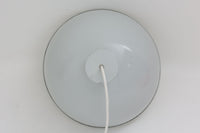 1970年代初頭にJo Hammerborgによってデザインされた「Bunker」です。3種類のサイズ展開があり、こちらは真ん中のmidiサイズです。金属に光沢のあるライトグレー色(ホワイトに近く淡いグレーです)で塗装されています。Fog & morup社が1980年代にLyskaer社に買収された後も「Bunker」の販売はあった様ですが、Fog & morup社の物とは形状が少し異なっています。こちらの照明は現地ディーラーよりFog & morup社で1970年代に作成された物と聞いております。