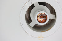 1970年代初頭にJo Hammerborgによってデザインされた「Bunker」です。3種類のサイズ展開があり、こちらの真ん中のmidiサイズです。金属に光沢のあるライトグレー色(ホワイトに近く淡いグレーです)で塗装されています。Fog & morup社が1980年代にLyskaer社に買収された後も「Bunker」の販売はあった様ですが、Fog & morup社の物とは形状が少し異なっています。こちらの照明は現地ディーラーよりFog & morup社で1970年代に作成された物と聞いております。