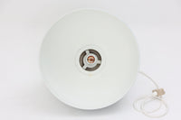 1970年代初頭にJo Hammerborgによってデザインされた「Bunker」です。3種類のサイズ展開があり、こちらの真ん中のmidiサイズです。金属に光沢のあるライトグレー色(ホワイトに近く淡いグレーです)で塗装されています。Fog & morup社が1980年代にLyskaer社に買収された後も「Bunker」の販売はあった様ですが、Fog & morup社の物とは形状が少し異なっています。こちらの照明は現地ディーラーよりFog & morup社で1970年代に作成された物と聞いております。