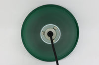 北欧より買い付けた、Holmgaard社製ビンテージランプです。照明部分はデンマークを代表する照明メーカーFog & morup社によって作成されています。Holmgaard社のペンダントライトの中でも人気の「P&T PENDEL」シリーズで内と外側の2層の色味が特徴的です。消灯&点灯時にそれぞれ違った表情を見せてくれる素敵なデザインです。