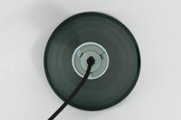 北欧より買い付けた、Holmgaard社製ビンテージランプです。照明部分はデンマークを代表する照明メーカーFog & morup社によって作成されています。Holmgaard社のペンダントライトの中でも人気の「P&T PENDEL」シリーズで内と外側の2層の色味が特徴的です。消灯&点灯時にそれぞれ違った表情を見せてくれる素敵なデザインです。