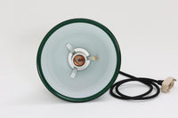 北欧より買い付けた、Holmgaard社製ビンテージランプです。照明部分はデンマークを代表する照明メーカーFog & morup社によって作成されています。Holmgaard社のペンダントライトの中でも人気の「P&T PENDEL」シリーズで内と外側の2層の色味が特徴的です。消灯&点灯時にそれぞれ違った表情を見せてくれる素敵なデザインです。