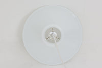 北欧より買い付けた、Holmgaard社製(現Royal Copenhagen)ビンテージランプです。現在は照明製品が作成されておらず希少価値の高いものとなっております。厚みのあるオパールガラスが使用されている「Apoteker」シリーズです。天井から吊るすだけでお部屋を可愛く演出してくれそうです。