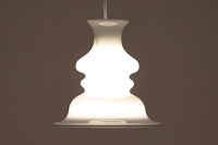 北欧より買い付けた、Holmgaard社製ビンテージランプです。「Bibliotek」シリーズです。デンマーク語で図書館という意味で厚みのあるオパールガラスが使用されており非常に高級感がございます。照明部分はデンマークを代表する照明メーカーFog & morup社によって作成されています。