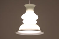 北欧より買い付けた、Holmgaard社製ビンテージランプです。「Bibliotek」シリーズです。デンマーク語で図書館という意味で厚みのあるオパールガラスが使用されており非常に高級感がございます。照明部分はデンマークを代表する照明メーカーFog & morup社によって作成されています。