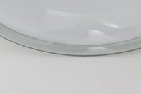 北欧より買い付けた、Holmgaard社製ビンテージランプです。「Bibliotek」シリーズです。デンマーク語で図書館という意味で厚みのあるオパールガラスが使用されており非常に高級感がございます。照明部分はデンマークを代表する照明メーカーFog & morup社によって作成されています。