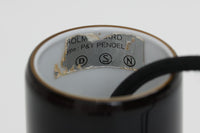 北欧より買い付けた、Holmgaard社製ビンテージランプです。照明部分はデンマークを代表する照明メーカーFog & morup社によって作成されています。Holmgaard社のペンダントライトの中でも人気の「P&T PENDEL」シリーズで内と外側の2層の色味が特徴的です。消灯&点灯時にそれぞれ違った表情を見せてくれる素敵なデザインです。