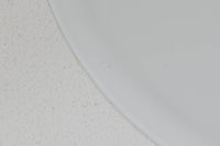 北欧から買い付けた、Holmegaard社製(現Royal Copenhagen)のビンテージランプ「marina」シリーズです。海や水のような穏やかでリラックスした雰囲気を感じさせるデザインが特徴で、その名にふさわしい美しさを持っています。直径22cmの小ぶりなサイズながら、ホルムガード社の伝統と職人技が息づくこのランプは、シンプルでありながらも独自の存在感を放ち、どんな空間にも自然に調和します。