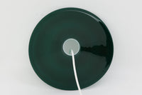 北欧より買い付けた、Holmgaard社製ビンテージランプです。照明部分はデンマークを代表する照明メーカーFog & morup社によって作成されています。Holmgaard社のペンダントライトの中でも人気の「P&T PENDEL」シリーズで内と外側の2層の色味が特徴的です。消灯&点灯時にそれぞれ違った表情を見せてくれる素敵なデザインです。