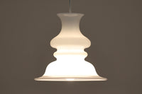 北欧より買い付けた、Holmgaard社製ビンテージランプです。「Bibliotek」シリーズです。デンマーク語で図書館という意味で厚みのあるオパールガラスが使用されており非常に高級感がございます。照明部分はデンマークを代表する照明メーカーFog & morup社によって作成されています。