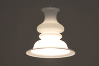 北欧より買い付けた、Holmgaard社製ビンテージランプです。「Bibliotek」シリーズです。デンマーク語で図書館という意味で厚みのあるオパールガラスが使用されており非常に高級感がございます。照明部分はデンマークを代表する照明メーカーFog & morup社によって作成されています。