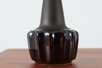 デンマークの名窯SOHOLM窯の物です。1835年から1996年まで営業されていましたが、現在は廃業しておりビンテージ品でのみ入手可能です。