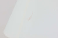 北欧から買い付けた、Holmegaard社製「Park Opal」です。デザインはHsin-Lung Linによるもので、ホルムガードの後期にデザインされた作品です。そのため、1978年から1984年の間の短期間のみ生産されていた希少なランプとなります。