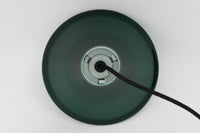 北欧より買い付けた、Holmgaard社製ビンテージランプです。照明部分はデンマークを代表する照明メーカーFog & morup社によって作成されています。Holmgaard社のペンダントライトの中でも人気の「P&T PENDEL」シリーズで内と外側の2層の色味が特徴的です。消灯&点灯時にそれぞれ違った表情を見せてくれる素敵なデザインです。