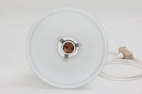 北欧より買い付けた、Holmgaard社製ビンテージランプです。照明部分はデンマークを代表する照明メーカーFog & morup社によって作成されています。Holmgaard社のペンダントライトの中でも人気の「P&T PENDEL」シリーズで内と外側の2層の色味が特徴的です。消灯&点灯時にそれぞれ違った表情を見せてくれる素敵なデザインです。