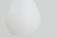 北欧より買い付けたガラス製のペンダントライトです。北欧の古い照明で良く見られる乳白色ガラスとウッドの組み合わせが、可愛らしいデザインです。