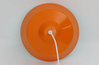 「The work shop lamp」です。Louis Poulsen社の定番ランプ。復刻品はアルミ製ですが、こちらはビンテージ品ならではの琺瑯&エナメルモデル。艶感が魅力的です。