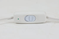 1960年代から1970年代にかけて、Royal CopenhagenとFog & morupが共同で製造したテーブルランプです。このランプは、Royal Copenhagen社のセラミック製のベースに、Kai Langeがデザインした星座が描かれています。こちらは獅子座がテーマとなっており、ロゴより1975年から1979年の間に製造されたと推測されます。