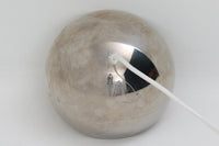 "ヴェルナー・パントン"によってデザインされた、「FlowerPot」ペンダントライトです。希少なクロームカラーで、現地でもかなり少なくなっています。