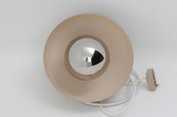 "ヴェルナー・パントン"によってデザインされた、「FlowerPot」ペンダントライトです。希少なクロームカラーで、現地でもかなり少なくなっています。