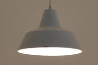 「The work shop lamp」です。Louis Poulsen社の定番ランプ。復刻品はアルミ製ですが、こちらはビンテージ品ならではの琺瑯&エナメルモデル。艶感が魅力的です。