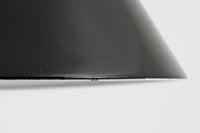 「The work shop lamp」です。Louis Poulsen社の定番ランプ。復刻品はアルミ製ですが、こちらはビンテージ品ならではの琺瑯&エナメルモデル。艶感が魅力的です。
