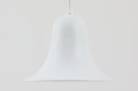 Verner PantonによってデザインされたPantop(パントップ)ペンダントライトです。パントンらしい丸みを帯びたフォルムです。現存するものが少なく希少なものです。