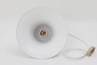 Verner PantonによってデザインされたPantop(パントップ)ペンダントライトです。パントンらしい丸みを帯びたフォルムです。現存するものが少なく希少なものです。