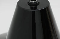 「The work shop lamp」です。Louis Poulsen社の定番ランプ。復刻品はアルミ製ですが、こちらはビンテージ品ならではの琺瑯&エナメルモデル。艶感が魅力的です。