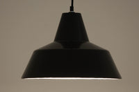 「The work shop lamp」です。Louis Poulsen社の定番ランプ。復刻品はアルミ製ですが、こちらはビンテージ品ならではの琺瑯&エナメルモデル。艶感が魅力的です。