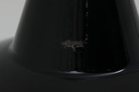 「The work shop lamp」です。Louis Poulsen社の定番ランプ。復刻品はアルミ製ですが、こちらはビンテージ品ならではの琺瑯&エナメルモデル。艶感が魅力的です。