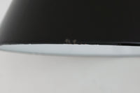 「The work shop lamp」です。Louis Poulsen社の定番ランプ。復刻品はアルミ製ですが、こちらはビンテージ品ならではの琺瑯&エナメルモデル。艶感が魅力的です。