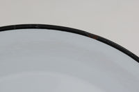 「The work shop lamp」です。Louis Poulsen社の定番ランプ。復刻品はアルミ製ですが、こちらはビンテージ品ならではの琺瑯&エナメルモデル。艶感が魅力的です。