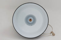 「The work shop lamp」です。Louis Poulsen社の定番ランプ。復刻品はアルミ製ですが、こちらはビンテージ品ならではの琺瑯&エナメルモデル。艶感が魅力的です。