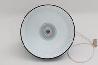 「The work shop lamp」です。Louis Poulsen社の定番ランプ。復刻品はアルミ製ですが、こちらはビンテージ品ならではの琺瑯&エナメルモデル。艶感が魅力的です。