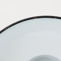 「The work shop lamp」です。Louis Poulsen社の定番ランプ。復刻品はアルミ製ですが、こちらはビンテージ品ならではの琺瑯&エナメルモデル。艶感が魅力的です。