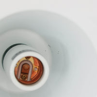 「The work shop lamp」です。Louis Poulsen社の定番ランプ。復刻品はアルミ製ですが、こちらはビンテージ品ならではの琺瑯&エナメルモデル。艶感が魅力的です。