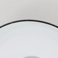 「The work shop lamp」です。Louis Poulsen社の定番ランプ。復刻品はアルミ製ですが、こちらはビンテージ品ならではの琺瑯&エナメルモデル。艶感が魅力的です。