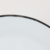 「The work shop lamp」です。Louis Poulsen社の定番ランプ。復刻品はアルミ製ですが、こちらはビンテージ品ならではの琺瑯&エナメルモデル。艶感が魅力的です。