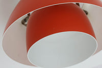 北欧より買い付けた、Louis Poulsen社製「PH4」ビンテージ品です。長年愛されているPH5と並ぶ名作照明です。希少なオレンジカラーです。