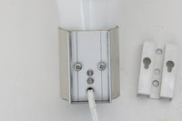 北欧より買い付けました。michael Bangを代表する「mandarin」の中で珍しい壁掛けタイプです。2展開のサイズ展開があった様ですが、こちらは小さいサイズの物。乳白色ガラスならではの優しい光が魅力的です。