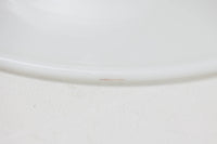 北欧より買い付けたHolmgaard社製のヴィンテージランプです。mandarinシリーズの中でも大型な、直径30cmのLサイズモデルとなります。乳白色のガラスが美しく、清潔感が漂います。小型ペンダントライトは、廊下やエントランス、洗面台の上など、さまざまな場所に柔軟に対応できるのが特徴です。