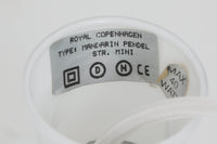 北欧より買い付けたHolmgaard社製のヴィンテージランプです。mandarinシリーズの中でも最も小ぶりな、直径18cmのSサイズモデルとなります。乳白色のガラスが美しく、清潔感が漂います。小型ペンダントライトは、廊下やエントランス、洗面台の上など、さまざまな場所に柔軟に対応できるのが特徴です。