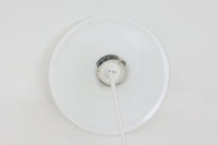 北欧より買い付けたHolmgaard社製のヴィンテージランプです。mandarinシリーズの中でも最も小ぶりな、直径18cmのSサイズモデルとなります。乳白色のガラスが美しく、清潔感が漂います。小型ペンダントライトは、廊下やエントランス、洗面台の上など、さまざまな場所に柔軟に対応できるのが特徴です。