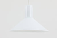 北欧より買い付けた、Holmgaard社製ビンテージランプです。Holmgaard社のペンダントライトの中でも人気の「P&T PENDEL」シリーズです。